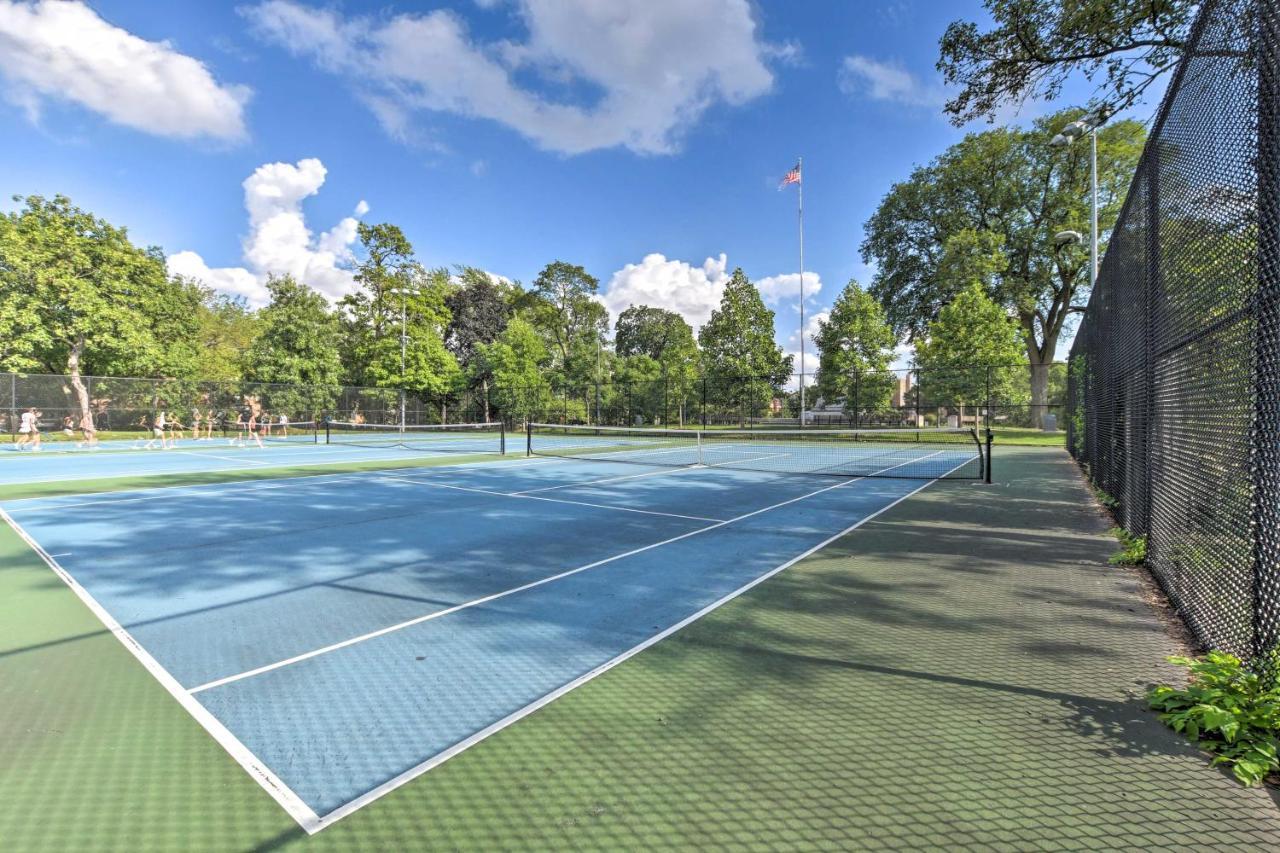 Classic Oak Park Home, 11 Mi To Downtown Chicago! エクステリア 写真